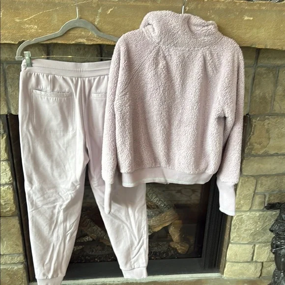 Athleta Cozy Rosey Lavender Sm zip Fleece Jacket and Quilted jogger Pants Set 8 - Picture 6 of 16